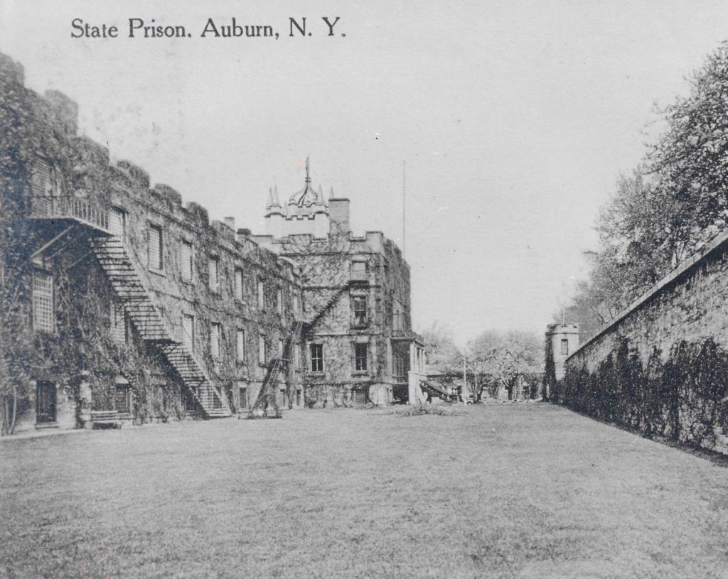 A black and white photo of the prison from 1909.